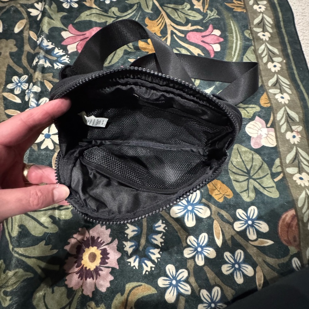 lululemon athletica Black Bag - Picture 2 of 6